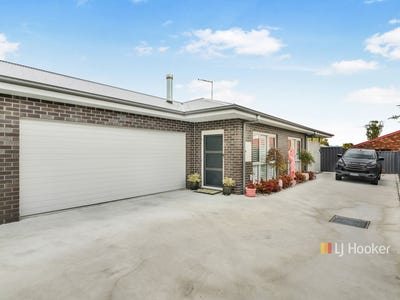 /international/au/unit-3-18-jermyn-street-ulverstone-tas-151452792/