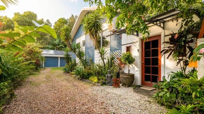 /international/au/18-pacific-view-drive-wongaling-beach-qld-150470748/