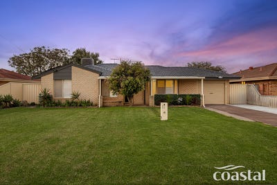/international/au/8-conway-loop-waikiki-wa-152395932/