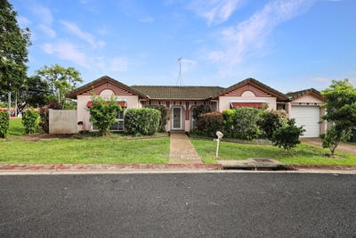 /international/au/29-silky-oak-court-mooroobool-qld-151421404/