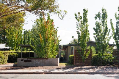 /international/au/89-maitland-street-hackett-act-151255312/