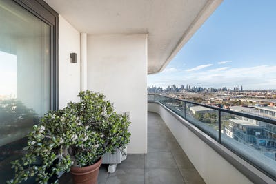 /international/au/1204e-6-tannery-walk-footscray-vic-151672784/