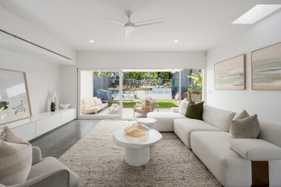 /international/au/210-cypress-terrace-palm-beach-qld-152576428/