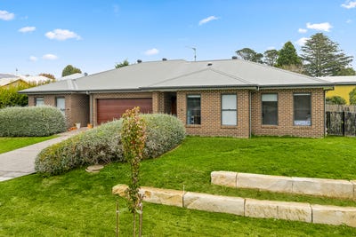 /international/au/18-daylesford-drive-moss-vale-nsw-151311996/