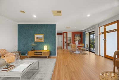 /international/au/137-kalgoorlie-crescent-fisher-act-151964020/
