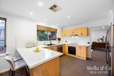 /international/au/26-rothwell-circuit-glenwood-nsw-152126288/