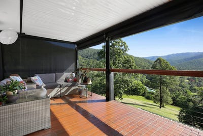 /international/au/22-witheren-road-clagiraba-qld-151297072/