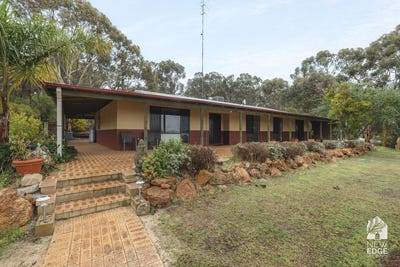/international/au/245-benrua-road-clackline-wa-151095292/
