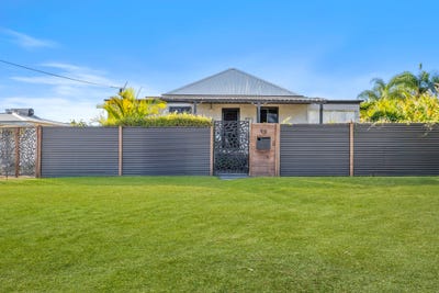 /international/au/43-hall-street-mount-morgan-qld-151270164/