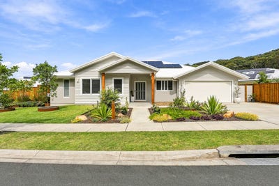 /international/au/22-raywood-circuit-catherine-hill-bay-nsw-152639104/