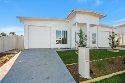 /international/au/30-downwind-street-badagarang-nsw-151411360/