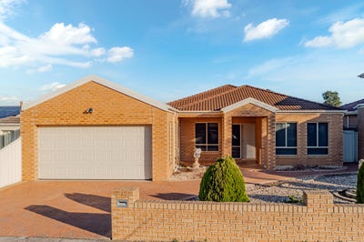/international/au/5-merrivale-place-roxburgh-park-vic-151253044/
