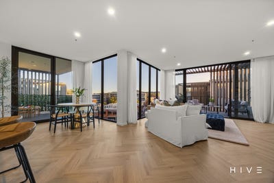 /international/au/608-82-wentworth-avenue-kingston-act-150942064/