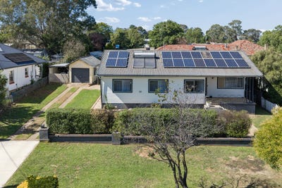 /international/au/18-browne-street-yass-nsw-150742108/