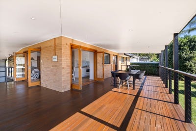/international/au/18-amoria-street-mansfield-qld-148631960/?lang=id