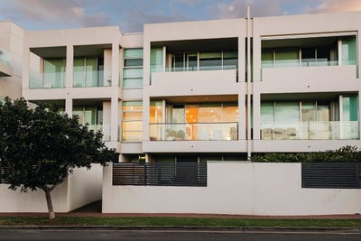 /international/au/14-4-king-street-glenelg-north-sa-151394388/