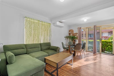 /international/au/60-3-costata-street-hillcrest-qld-151536344/