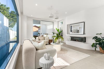 /international/au/20b-wentworth-street-caringbah-south-nsw-150896464/