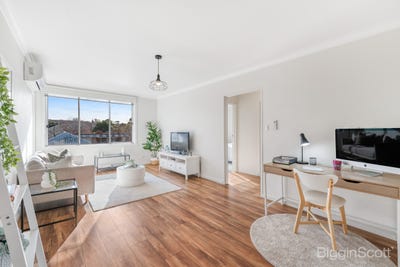 /international/au/9-63-eastwood-street-kensington-vic-148642584/