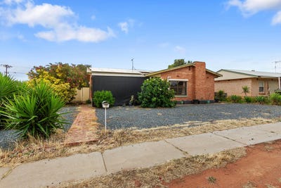 /international/au/13-billing-street-whyalla-playford-sa-152679688/