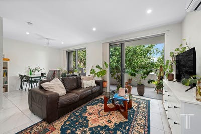 /international/au/38-908-logan-road-holland-park-west-qld-151010972/
