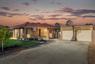 /international/au/3-dumbarton-circuit-melton-west-vic-151265476/