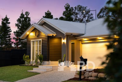/international/au/15-grey-crescent-narangba-qld-148613784/