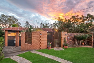 /international/au/17-arnell-street-keperra-qld-151149156/