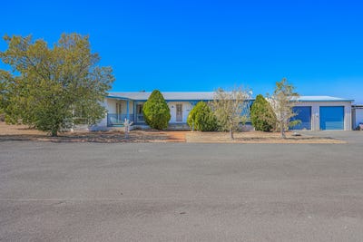 /international/au/123-new-winton-road-tamworth-nsw-700404716/