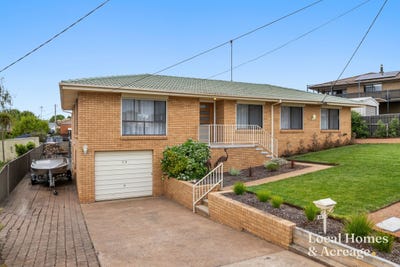 /international/au/28-mcbean-parade-yass-nsw-152638132/