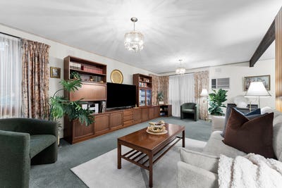 /international/au/8-lando-place-springvale-south-vic-151654572/