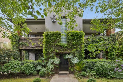 /international/au/3-161-power-street-hawthorn-vic-152643684/