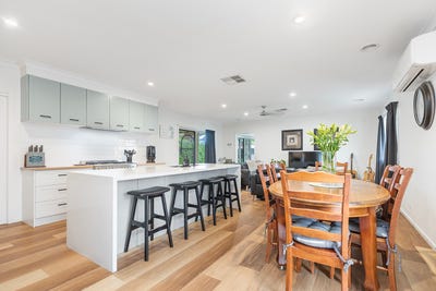 /international/au/38-hopetoun-street-rochester-vic-150750528/