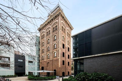 /international/au/301a-2-mansard-lane-collingwood-vic-148651460/