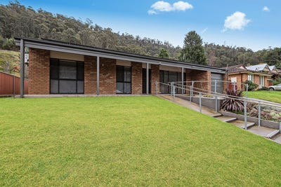/international/au/124-macaulay-street-lithgow-nsw-151255564/