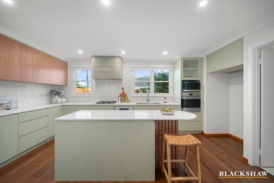 /international/au/35-turner-place-yarralumla-act-150826532/
