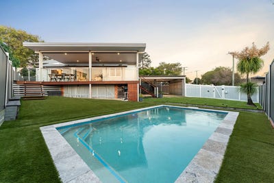 /international/au/17-allden-avenue-labrador-qld-152149568/