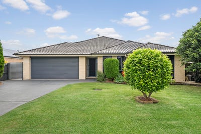 /international/au/11-estramina-way-tanilba-bay-nsw-150541608/