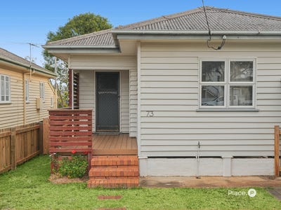 /international/au/73-king-street-woody-point-qld-152460272/