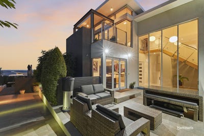 /international/au/71-burwood-drive-blackmans-bay-tas-152537608/