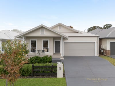 /international/au/18-nectarine-crescent-cobbitty-nsw-151288824/