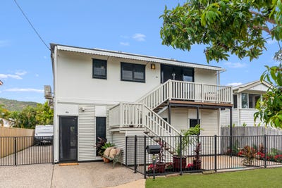 /international/au/32-cook-street-north-ward-qld-151517844/