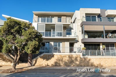 /international/au/39-caledonia-loop-north-coogee-wa-150696812/