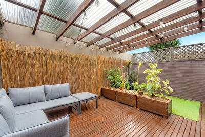 /international/au/2-33-bungalow-road-roselands-nsw-151304328/
