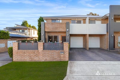 /international/au/2-190-lambeth-street-picnic-point-nsw-148457224/