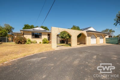 /international/au/121-123-oliver-street-glen-innes-nsw-150873604/