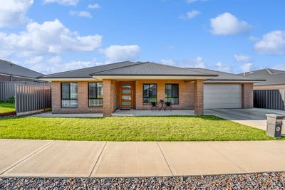 /international/au/146-hillford-circuit-thurgoona-nsw-152493228/