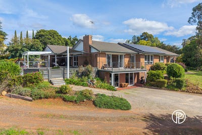 /international/au/268-queens-road-wandin-east-vic-150855896/