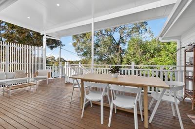 /international/au/93-trouts-road-everton-park-qld-148470948/