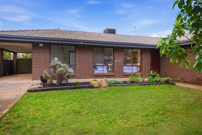 /international/au/8-wanbi-court-craigmore-sa-151581384/